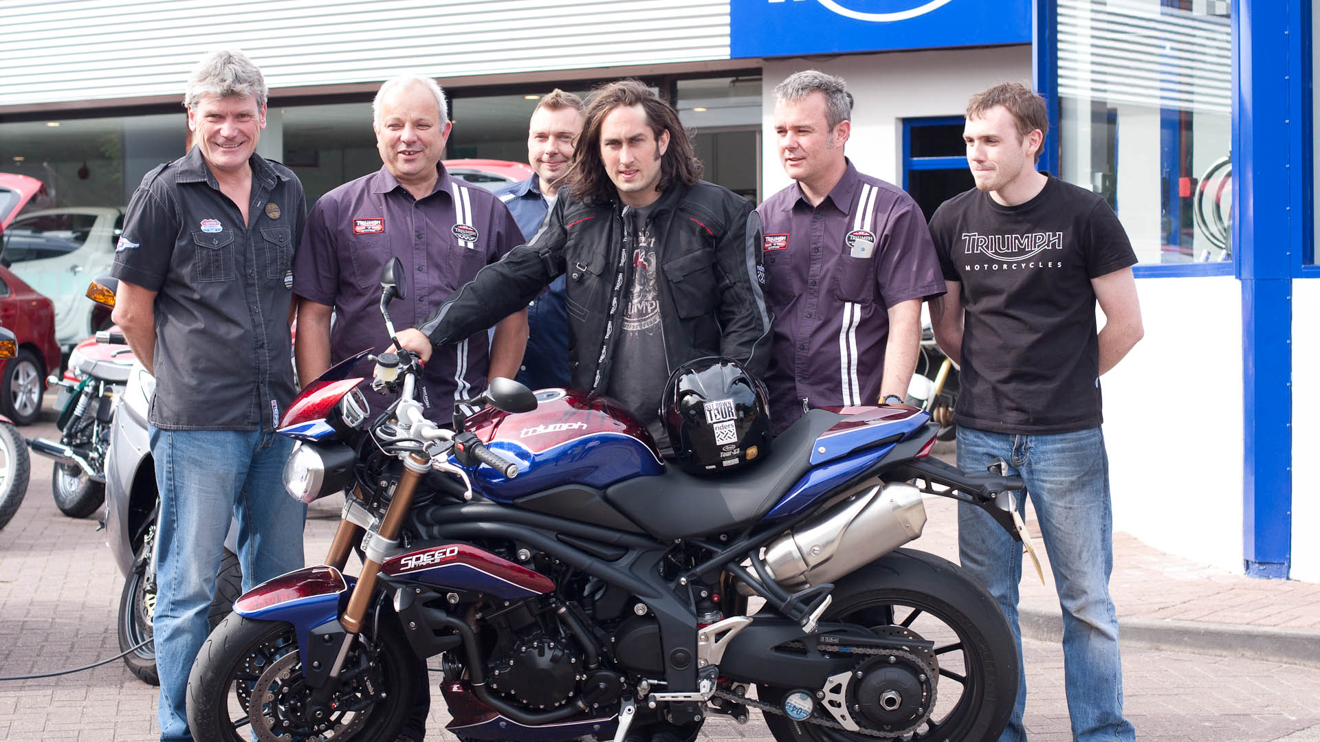The Bulldog Team with Ross Noble 25-05-11
